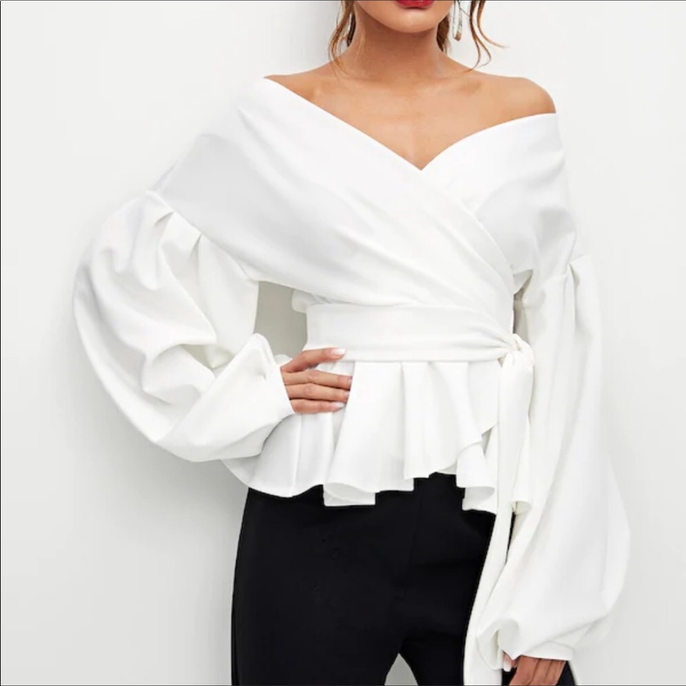 💐NWT Beautiful White Lantern Sleeve Peplum Blouse - Picture 3 of 8